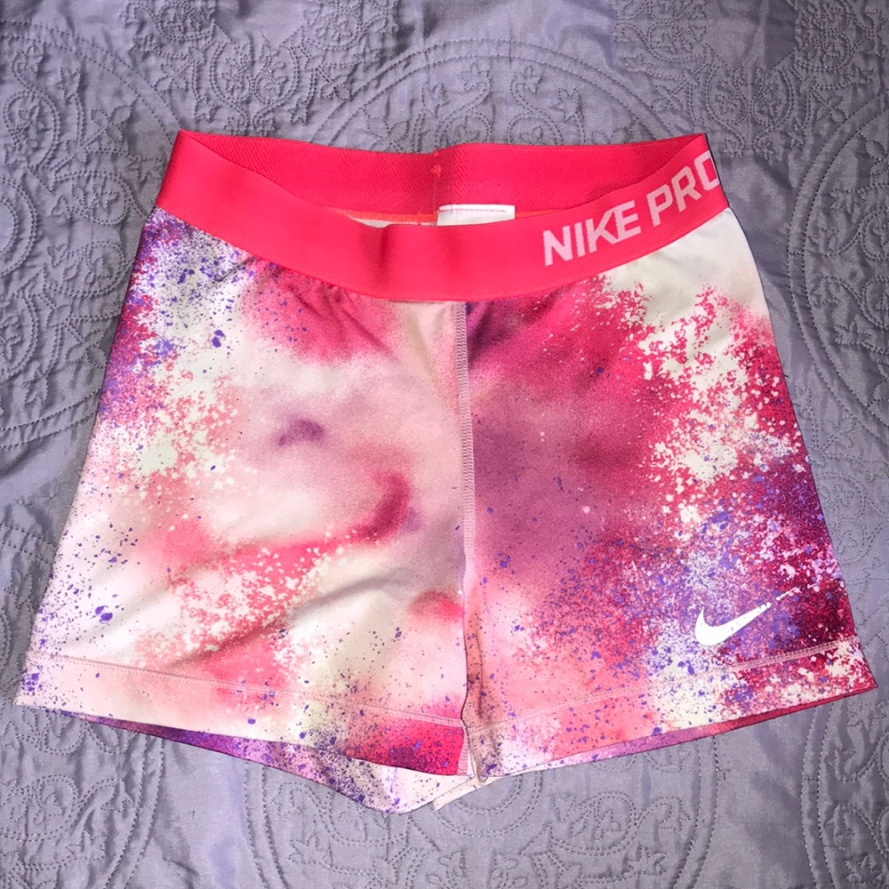 💕 NIKE Pro spandex shorts